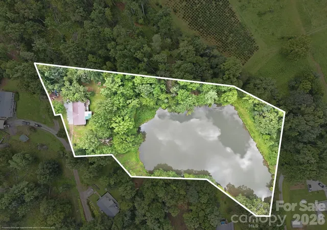 Photo 2 of Single family home for sale at 428 Hoot Owl Rd, Spruce Pine, NC 28777 | MLS# 4413253 | Listing updated on 2026-08-31