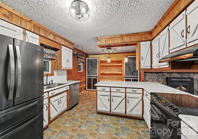 3rd image of 608 Hoyle St, Lincolnton, NC 28092 | MLS# 4413256