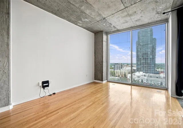 2nd image of 210 N Church St #1606, Charlotte, NC 28202 | MLS# 4413259