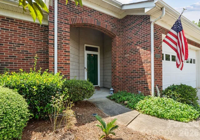 2nd image of 13323 Mint Lake Dr, Matthews, NC 28105 | MLS# 4413273