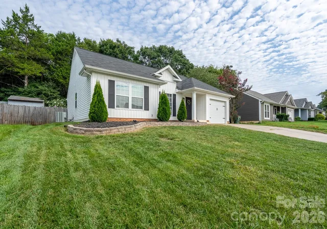 Photo 2 of Single family home for sale at 3356 Chadbury Dr Nw, Concord, NC 28027 | MLS# 4413280 | Listing updated on 2026-08-28