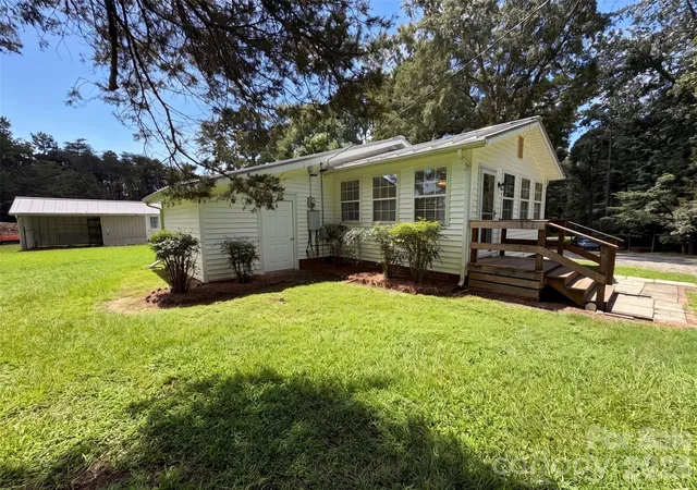 22nd image of 5100 Robinwood Dr, Charlotte, NC 28215 | MLS# 4413281