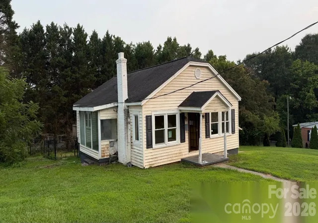 2nd image of 803 S Grove St, Lincolnton, NC 28092 | MLS# 4413290