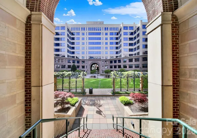 2nd image of 400 N Church St #516, Charlotte, NC 28202 | MLS# 4413295