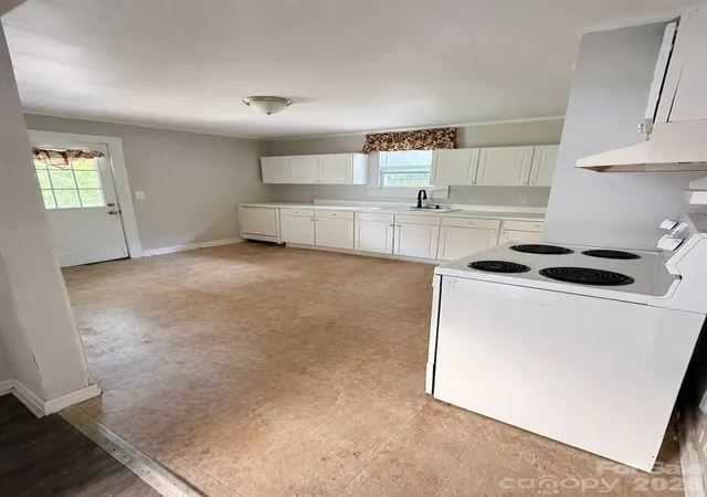 Photo 3 of Single family home for sale at 77 Archer St, Granite Falls, NC 28630 | MLS# 4413309 | Listing updated on 2026-10-08