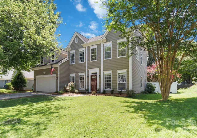 image of 8914 Raven Park Dr, Charlotte, NC 28216 | MLS# 4413312