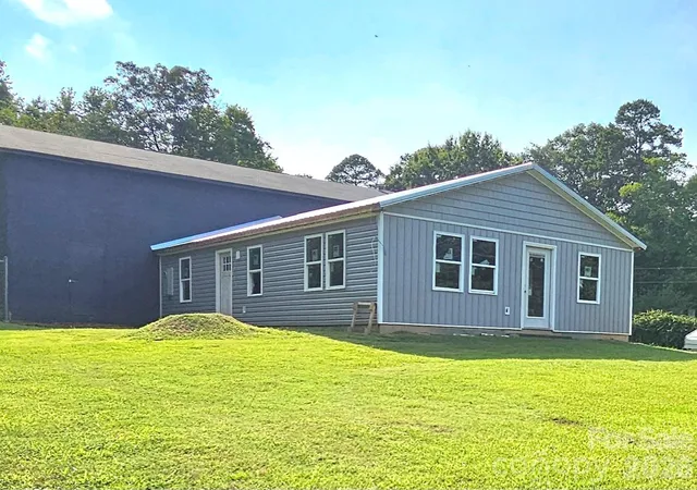 1st image of 225 Eighth Ave, New London, NC 28127 | MLS# 4413315