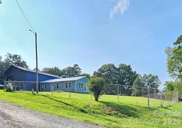 3rd image of 225 Eighth Ave, New London, NC 28127 | MLS# 4413315