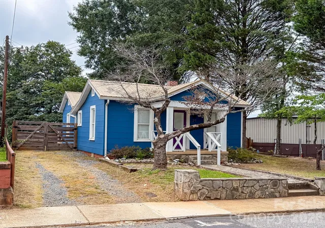 3rd image of 29 10Th St Se, Hickory, NC 28602 | MLS# 4413336
