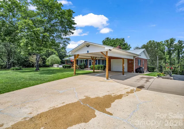 Photo 3 of Sale Pending at 1244 Old Hwy 10 E, Marion, NC 28752 | MLS# 4413341 | Listing updated on 2026-08-18
