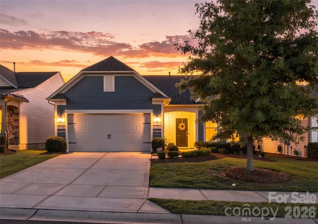 Photo 1 of Single family home for sale at 689 Birchway Dr, Fort Mill, SC 29715 | MLS# 4413364 | Listing updated on 2026-09-27