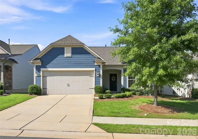 Photo 3 of Single family home for sale at 689 Birchway Dr, Fort Mill, SC 29715 | MLS# 4413364 | Listing updated on 2026-09-27