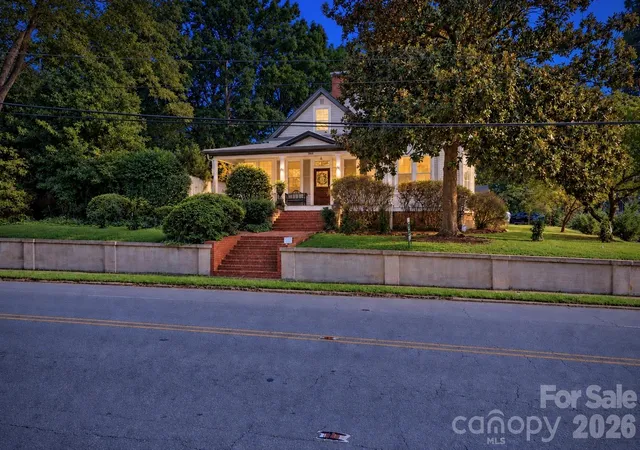 Photo 2 of Single family home for sale at 804 E Broad St, Statesville, NC 28677 | MLS# 4413375 | Listing updated on 2026-10-18