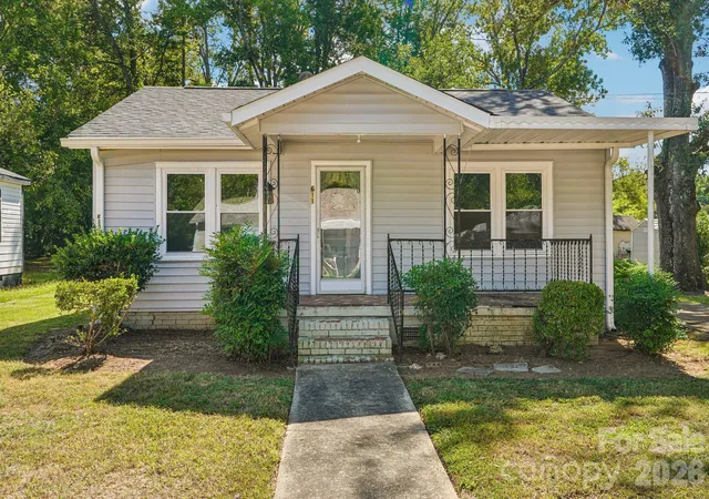Photo 1 of Single family home for sale at 611 Clarinda St, Rock Hill, SC 29730 | MLS# 4413391 | Listing updated on 2026-10-03