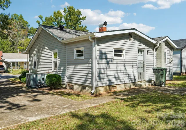 Photo 4 of Single family home for sale at 611 Clarinda St, Rock Hill, SC 29730 | MLS# 4413391 | Listing updated on 2026-10-03