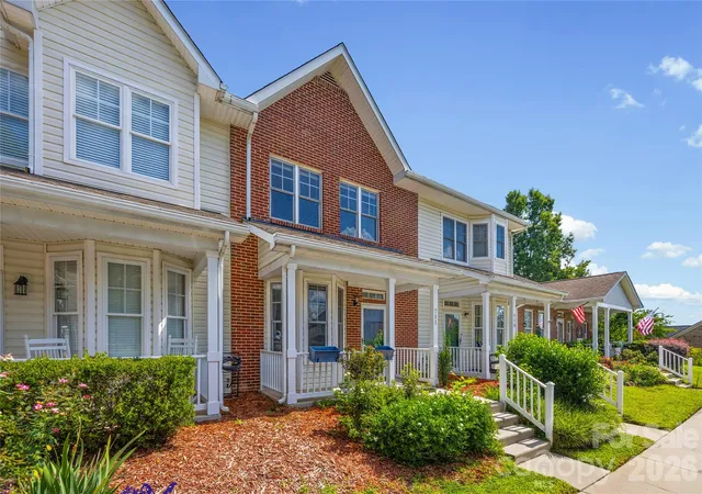 28th image of 711 Stone Village Dr, Fort Mill, SC 29708 | MLS# 4413403