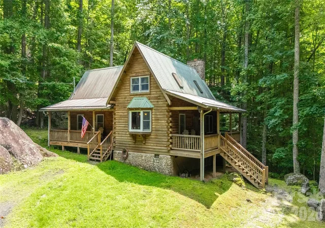 Photo 1 of Single family home for sale at 400 Amber Dr, Bakersville, NC 28705 | MLS# 4413405 | Listing updated on 2026-08-25