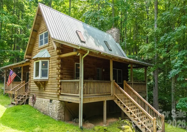 Photo 2 of Single family home for sale at 400 Amber Dr, Bakersville, NC 28705 | MLS# 4413405 | Listing updated on 2026-08-25