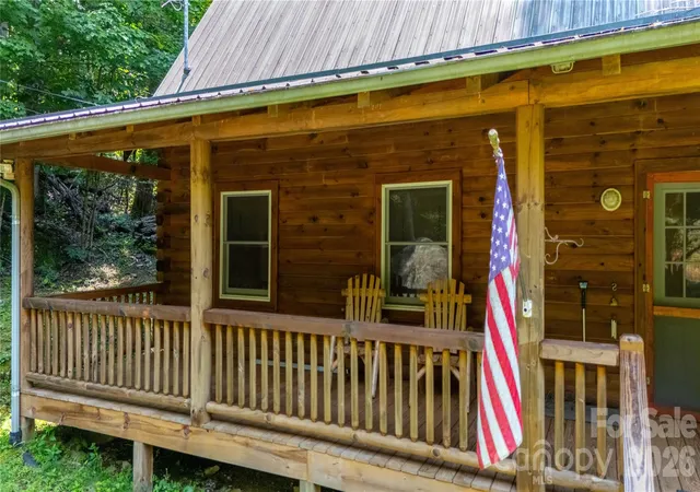 Photo 3 of Single family home for sale at 400 Amber Dr, Bakersville, NC 28705 | MLS# 4413405 | Listing updated on 2026-08-25