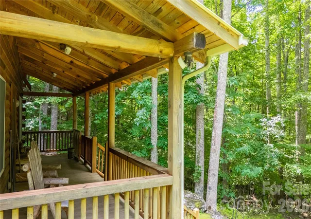 Photo 5 of Single family home for sale at 400 Amber Dr, Bakersville, NC 28705 | MLS# 4413405 | Listing updated on 2026-08-25