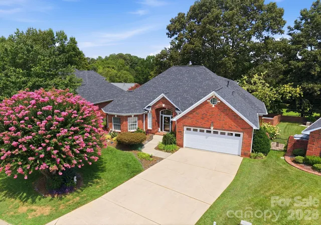2nd image of 1511 Elkhart Cir, Gastonia, NC 28054 | MLS# 4413408