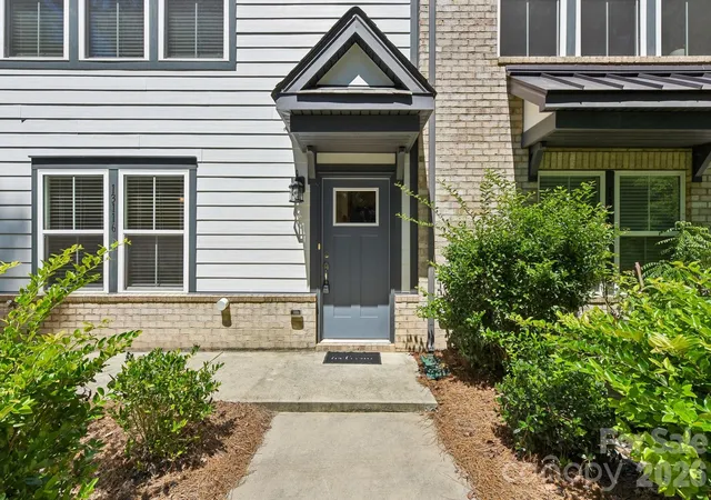 Photo 2 of Townhouse for sale at 13116 Simoneaux Ln, Charlotte, NC 28277 | MLS# 4413421 | Listing updated on 2026-10-02