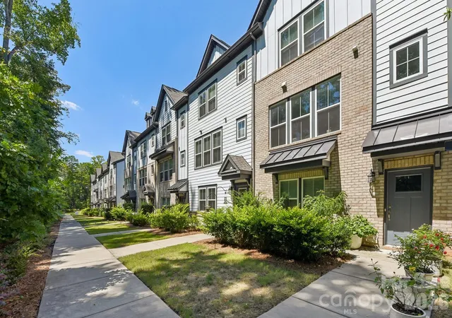 Photo 3 of Townhouse for sale at 13116 Simoneaux Ln, Charlotte, NC 28277 | MLS# 4413421 | Listing updated on 2026-10-02