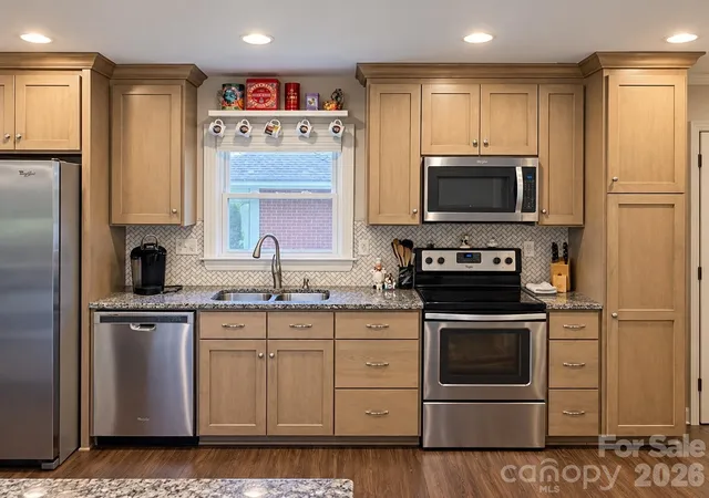 Photo 3 of Single family home for sale at 2720 Shamrock Dr, Charlotte, NC 28205 | MLS# 4413425 | Listing updated on 2026-09-30