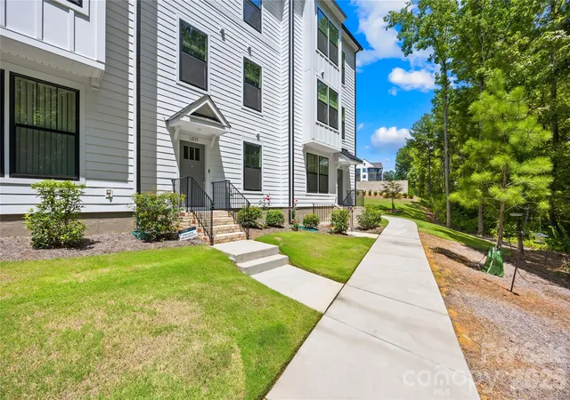 4th image of 12133 Storm Ln, Charlotte, NC 28277 | MLS# 4413433