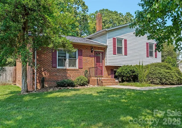 1st image of 1751 Piney Rd, Hickory, NC 28602 | MLS# 4413437