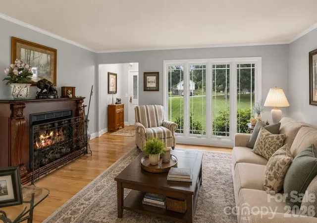4th image of 231 Kimberly Ann Dr, Hendersonville, NC 28792 | MLS# 4413448