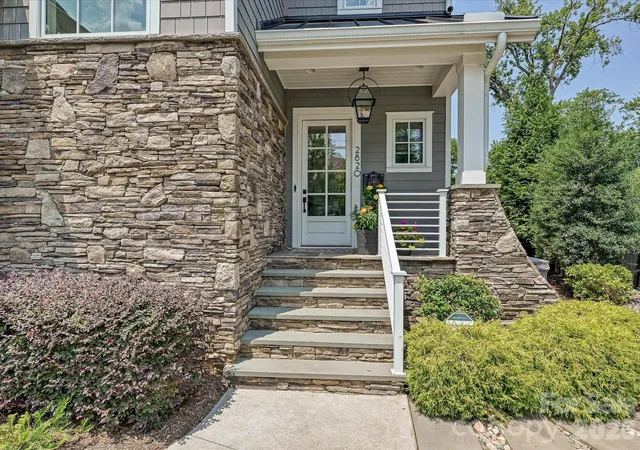 image of 2820 Irby Dr, Charlotte, NC 28209 | MLS# 4413472
