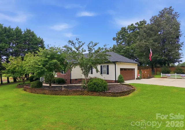 5th image of 359 Huffstetler Lake Rd, Dallas, NC 28034 | MLS# 4413475