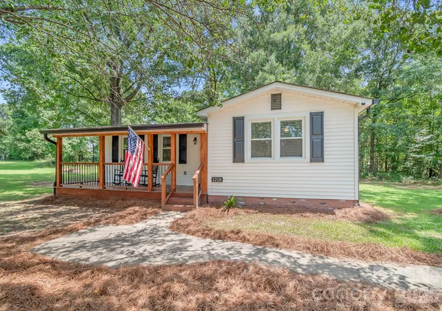 4th image of 1218 Hammond Carnes Rd, Lancaster, SC 29720 | MLS# 4413480