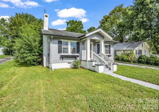 2nd image of 116 Beverly Ave, Hendersonville, NC 28792 | MLS# 4413491