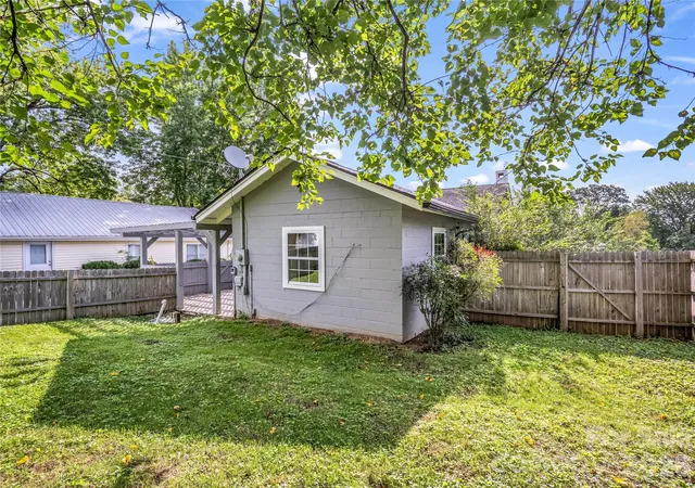 26th image of 116 Beverly Ave, Hendersonville, NC 28792 | MLS# 4413491