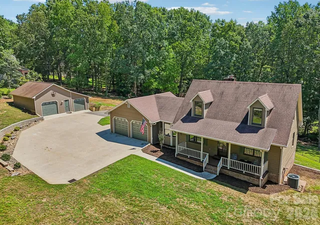 3rd image of 158 Mallard Dr, Columbus, NC 28722 | MLS# 4413493