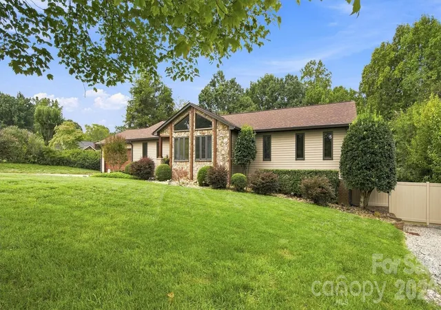 Photo 3 of Single family home for sale at 3867 Angie Dr, Denver, NC 28037 | MLS# 4413500 | Listing updated on 2026-08-31