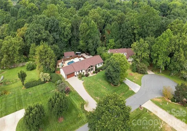 Photo 4 of Single family home for sale at 3867 Angie Dr, Denver, NC 28037 | MLS# 4413500 | Listing updated on 2026-08-31