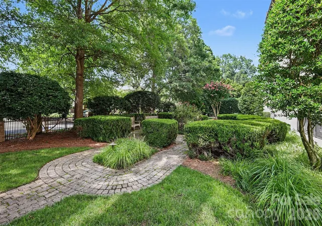 2nd image of 2343 Roswell Ave, Charlotte, NC 28207