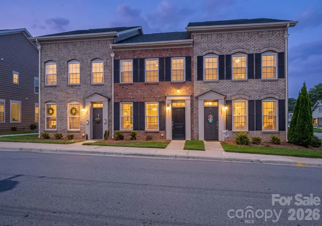 Photo 1 of Single family home for sale at 104 W Pine St, Lincolnton, NC 28092 | MLS# 4413515 | Listing updated on 2026-09-01