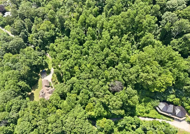 2nd image of 28 Mountain Breeze Trl, Asheville, NC 28803 | MLS# 4413531