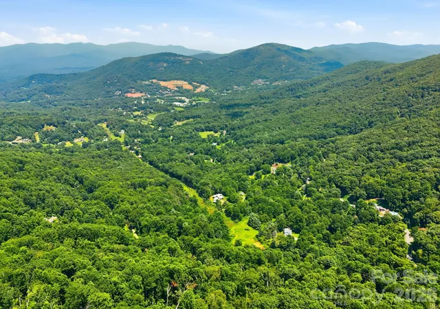 3rd image of 28 Mountain Breeze Trl, Asheville, NC 28803 | MLS# 4413531