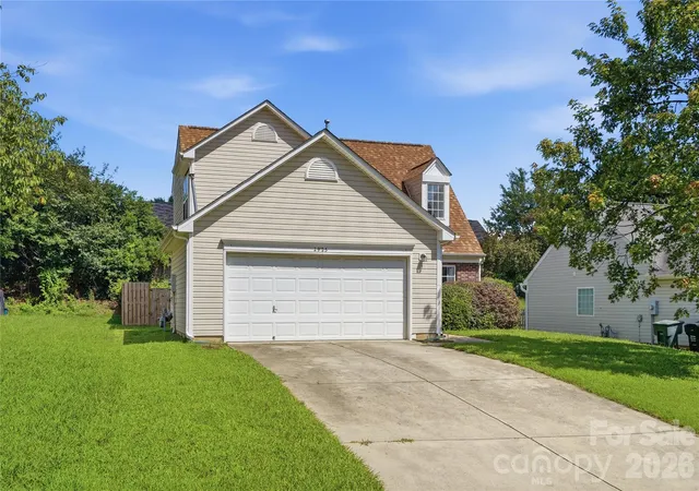 Photo 3 of Single family home for sale at 2925 Deep Cvs Dr Nw, Concord, NC 28027 | MLS# 4413532 | Listing updated on 2026-09-17