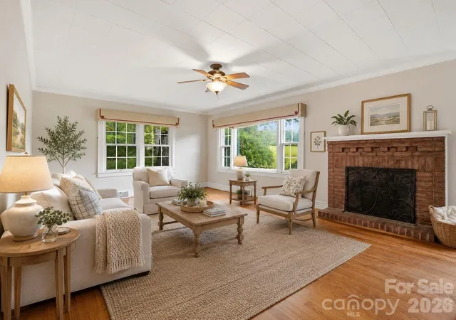 Photo 4 of Single family home for sale at 3732 Hickory Hwy, Statesville, NC 28677 | MLS# 4413535 | Listing updated on 2026-09-04