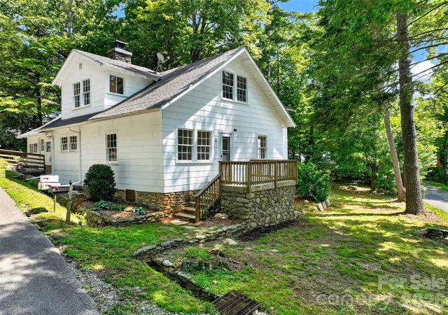 1st image of 7 Bowers Rd, Black Mountain, NC 28711 | MLS# 4413537
