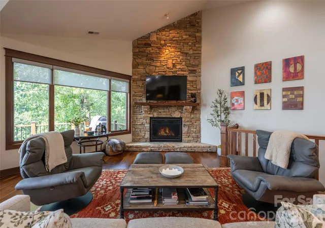 4th image of 8 Points West Dr, Asheville, NC 28804 | MLS# 4413543