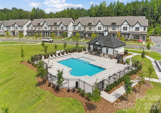 Photo 4 of Sale Pending at 3187 Beacon Hts Rd, Fort Mill, SC 29707 | MLS# 4413546 | Listing updated on 2026-08-12