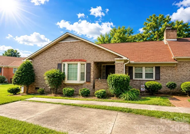 1st image of 1302 Ravenwood Ct, Salisbury, NC 28147 | MLS# 4413548