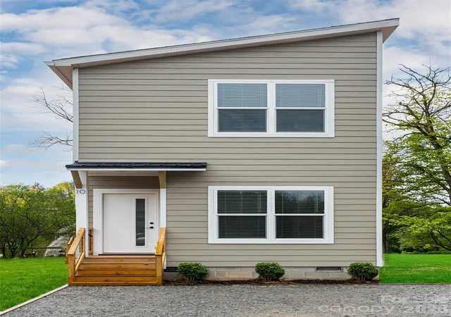 5th image of 4 & 10 Wyndom Ln, Asheville, NC 28805 | MLS# 4413553